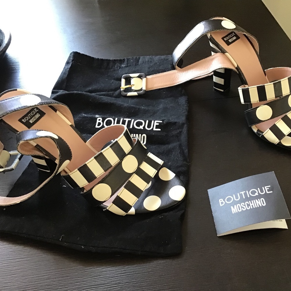 Moschino Boutique ankle strap sandals 7.5